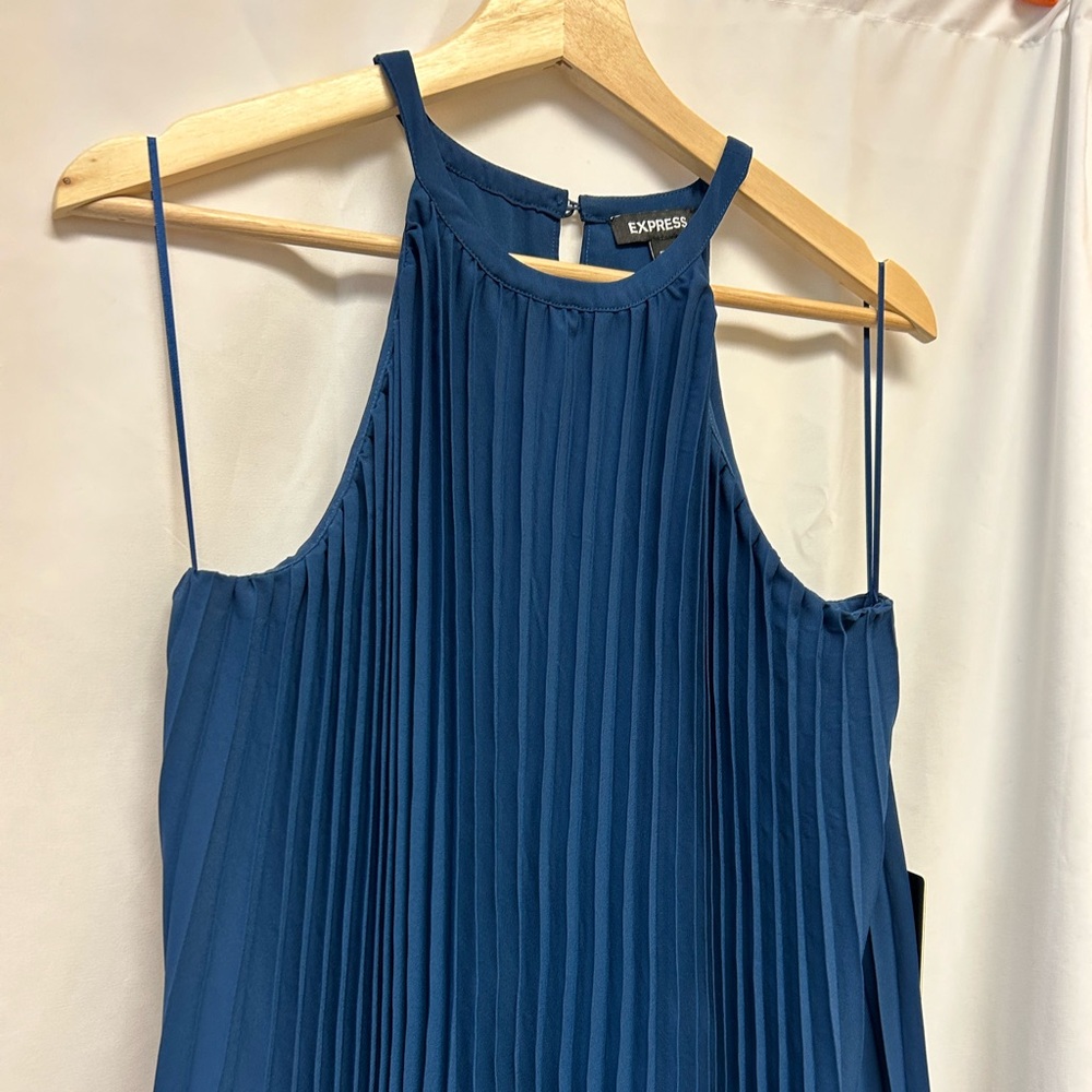 Express Dress - Picture 2 of 13